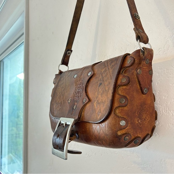 VINTAGE 60-70s Handmade Hand Tooled Brown Leather Boho Western Shoulder Bag - Picture 5 of 13